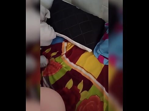 ❤️ Nire gelakidea etxean bakarrik geratzen da, bere senarra oporretara joaten delako eta nik izorratzeko eta ipurdia esnez betetzeko aprobetxatzen dut ❤️❌ Super sexua pornoan eu.pornoboden.ru ☑